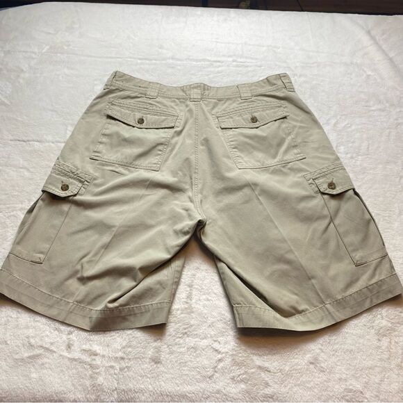 Woolrich Light Khaki Vintage Cargo Shorts - Picture 2 of 10